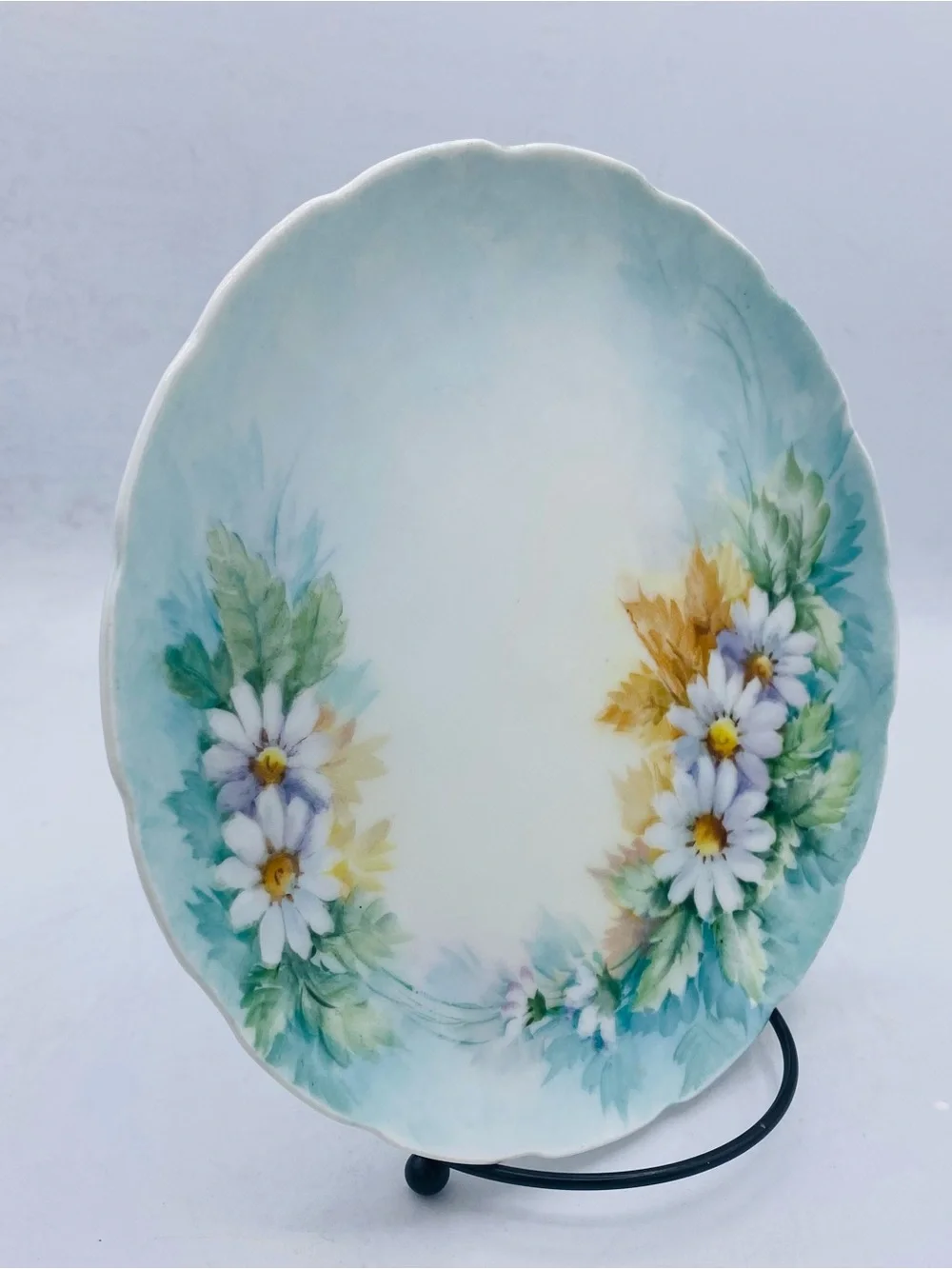 Vintage Hand Painted Daisies Floral Design Scalloped Edge Cabinet Plate Decor